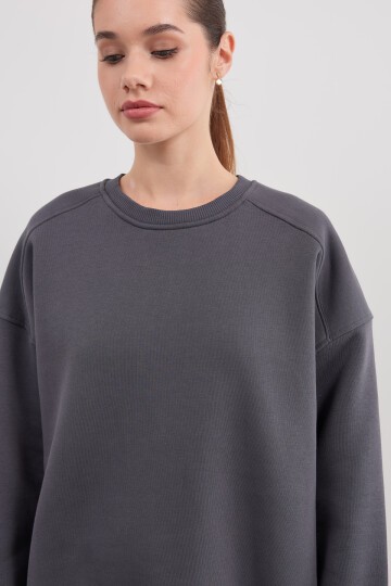 Kadın Bisiklet Yaka Üç İplik Basic Sweatshirt