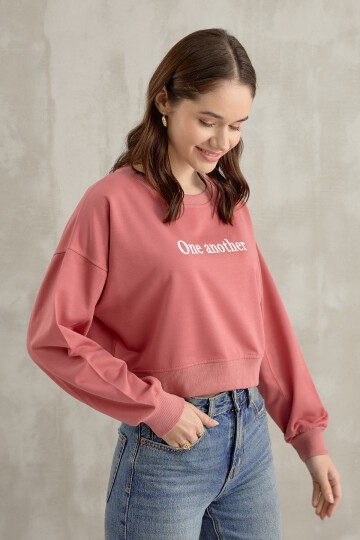 Kadın One Baskı Yarasa Kol Crop Sweatshirt