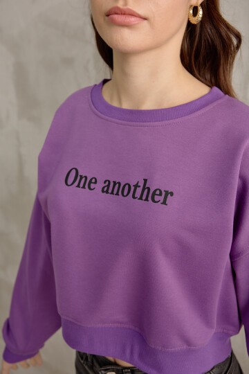 Kadın One Baskı Yarasa Kol Crop Sweatshirt